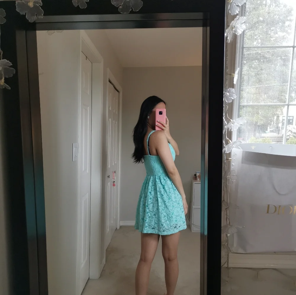 Hollister Tiffany blue lace dress - Picture 4 of 11